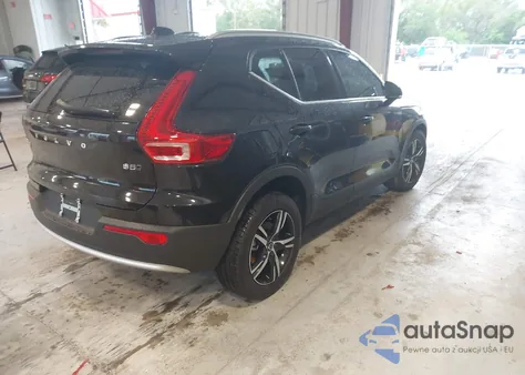 2025 Volvo Xc40 B5 Core Bright Theme z USA, uszkodzony, nr VIN YV4L12UJ9S2544719